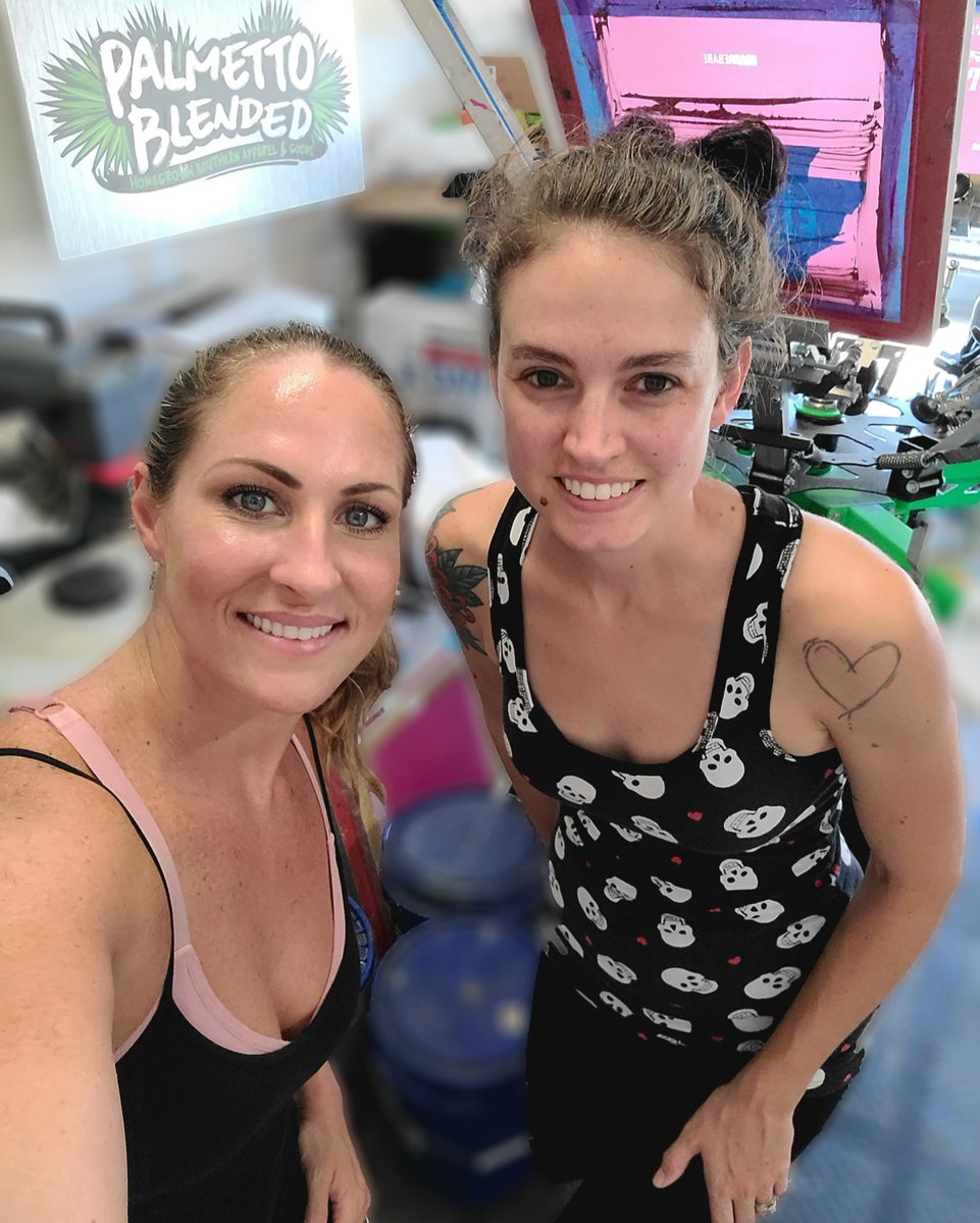 Messy Shop throwback in the Spirit of #ThrowbackThursday !🤙💀

#PrintLife #StitchesandInk #CustomApparel #ScreenPrinting #PalmettoBlended