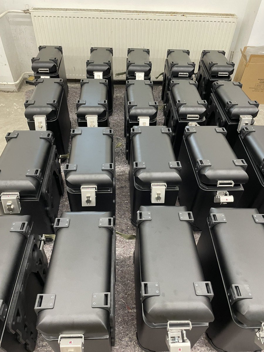 OutbackMototek's tweet image. Not only they’re pretty, but are officially torture tested (video coming in a few days). We’re also producing them with some upgrades to our plastic parts: flexible yet durable injection moulded corner caps for impact and tougher strap hooks for the lids. 
.
#outbackmotortek