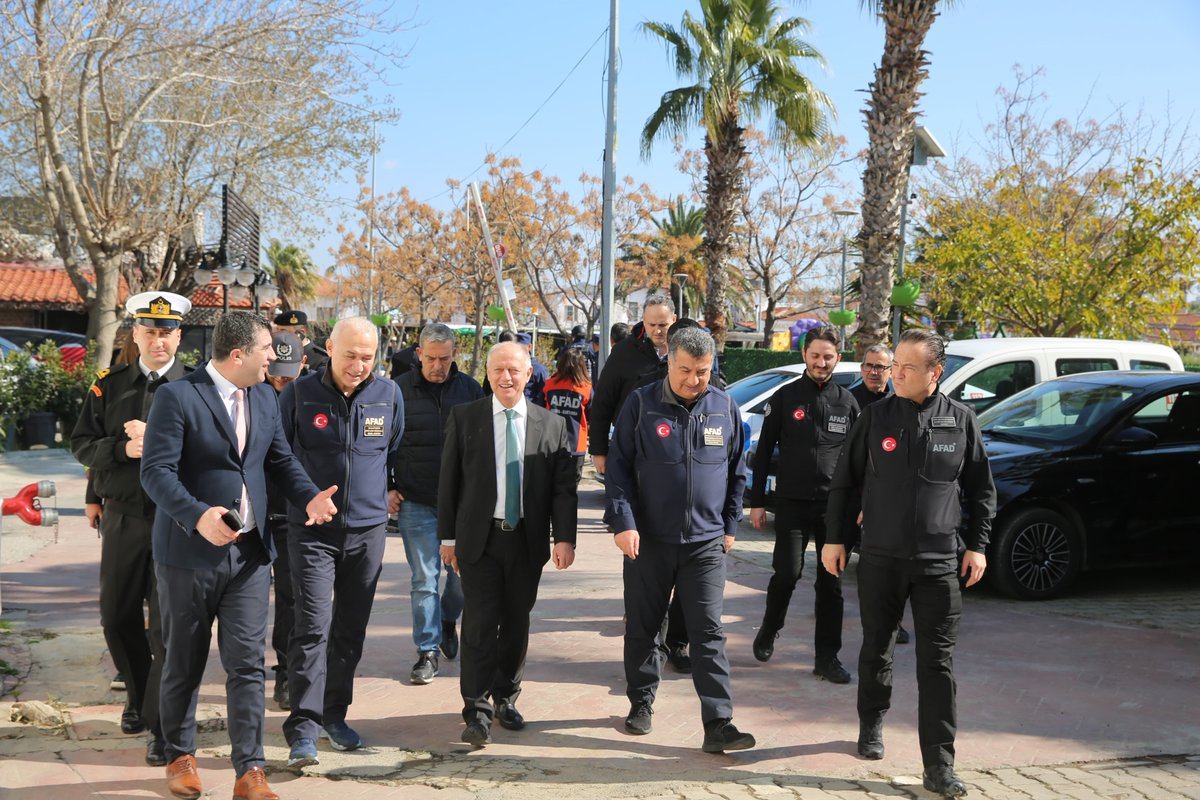 📍 İzmir

Ege Denizi’nde yaşanan Sismik Aktiviteye Yönelik Olası Risk Değerlendirme Bölgesel Koordinasyon Toplantıları’nın 3.sü İzmir’de gerçekleştirildi.

İzmir Valisi Dr. Süleyman Elban’ın ev sahipliğinde gerçekleştirilen toplantı ve saha gezisine AFAD Deprem ve Risk Azaltma