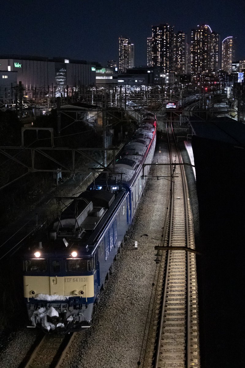2025/02/13
配9644レ 新津配給
EF64 1031+ E235系F-48編成
寒い中お疲れ様でした。