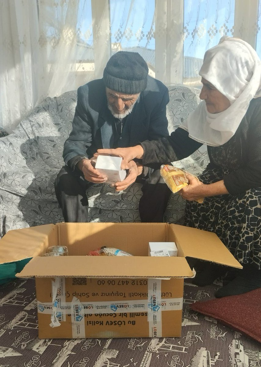 Dr.Julide Arifoğlu (@julidearifoglu) on Twitter photo Ramazan dayanışmadır! LÖSEV olarak çocuk, yetişkin ayırt etmeksizin herkesin kapısını çalıyor, yüzlerini güldürüyoruz🥰
#KoliKoliMutluluk <a href="/losev1998/">LÖSEV</a> <a href="/ustunezer/">Dr. Üstün EZER</a> <a href="/hulya_unver/">Hülya ÜNVER</a> Ramazan dayanışmadır! LÖSEV olarak çocuk, yetişkin ayırt etmeksizin herkesin kapısını çalıyor, yüzlerini güldürüyoruz🥰
#KoliKoliMutluluk <a href="/losev1998/">LÖSEV</a> <a href="/ustunezer/">Dr. Üstün EZER</a> <a href="/hulya_unver/">Hülya ÜNVER</a>