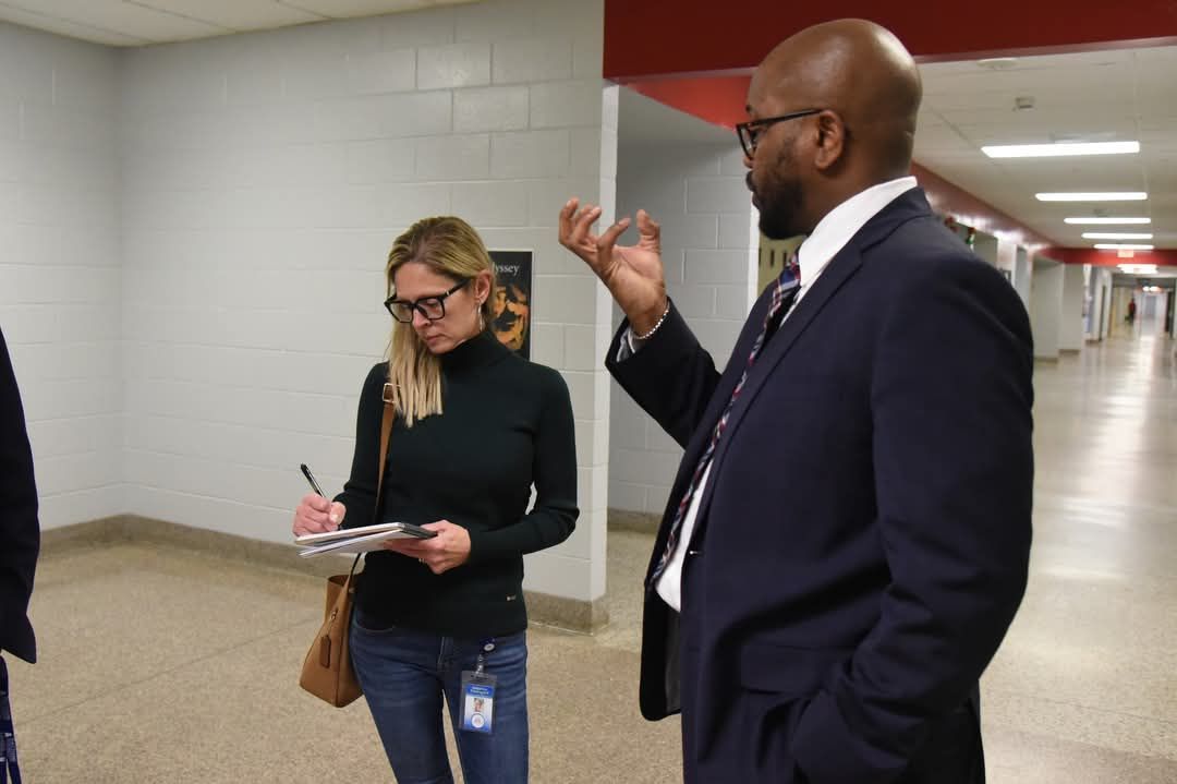 bcsdschools's tweet image. Superintendent Dixon regularly walks with school principals around their campus to experience the day-to-day environment at our schools, sometimes even with board members in tow. This week Dr. Dixon took a tour of Stratford High with Angelina Davenport. #makingapositivedifference