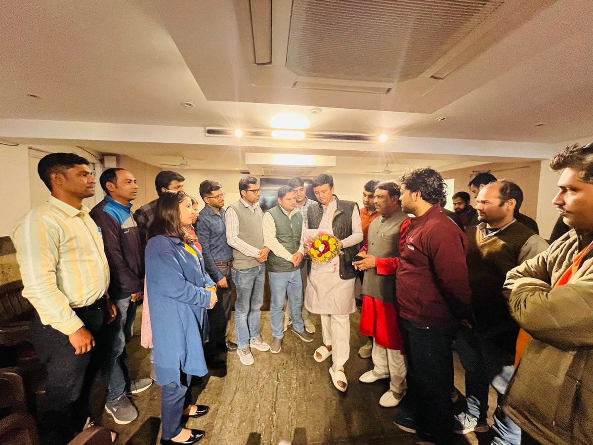 rskv0's tweet photo. आज गेस्ट टीचर एकता मंच (GTEM) की टीम ने शाहदरा क्षेत्र से यशस्वी विधायक श्री संजय गोयल जी से मुलाकात की!उन्होंने हमारी बातों को ध्यान से सुना और सहयोग का आश्वासन दिया। हमें उम्मीद है कि वे गेस्ट टीचर्स के भविष्य निर्माण में महत्वपूर्ण योगदान देंगे #GTEM #SanjayGoyal #NarendraModi https://t.co/u7RpsDAaEF