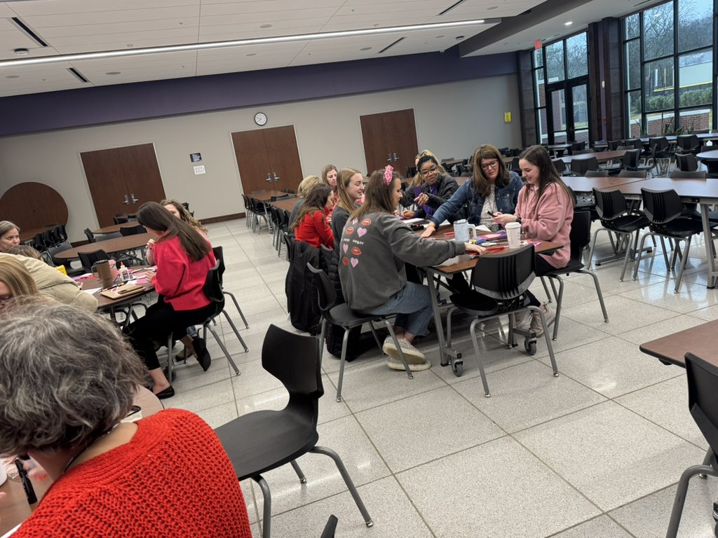 Happy Early Valentine’s Day 💐 💕! This morning the Lower School faculty made cards for one another!!!