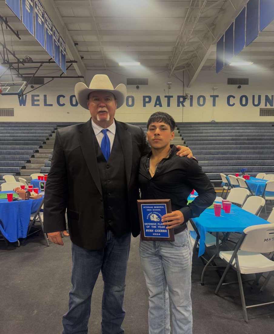 Patriot Football Banquet!!
Ryan Guerra-Defensive Player of the Year 
#beblue