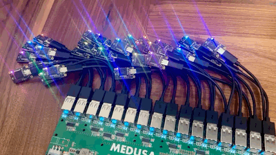 k1ix's tweet photo. The connector can also be installed flat against the board so that it doesn't protrude (but this may not work inside of an Antminer case.)