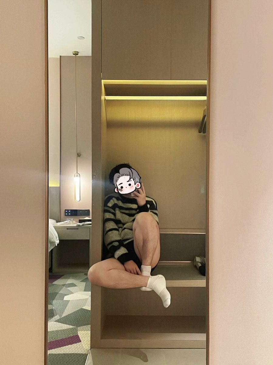 QingxiangT's tweet photo. 牛马出差，宾馆拍拍拍！ https://t.co/fR93RfMYOW
