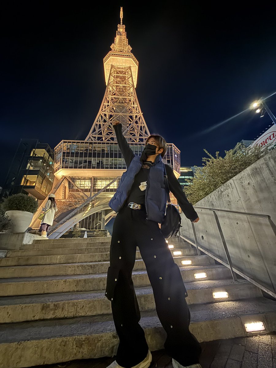 CRAVITY_twt's tweet photo. Hamboy in nagoya🤩 
#원진 #photo_by_chillguy https://t.co/EbqzrHhtGG