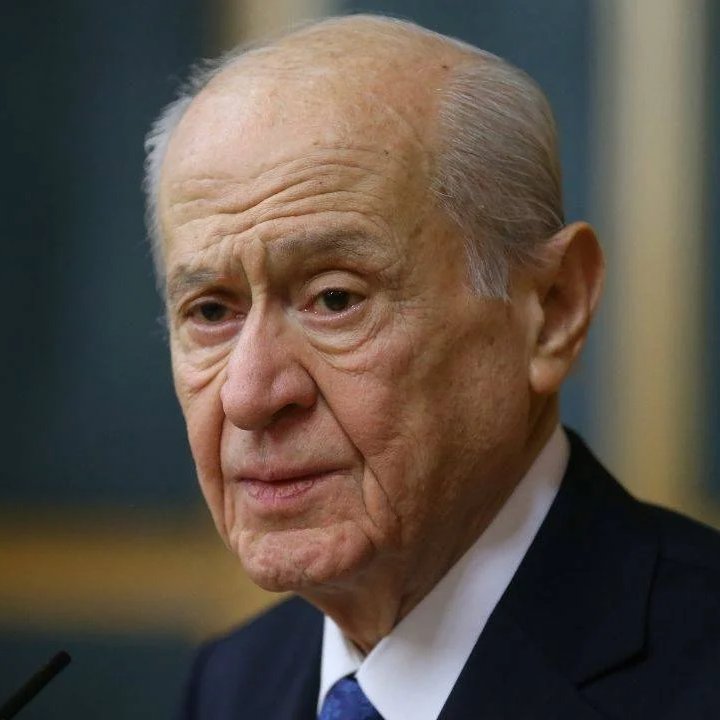 Muharrem İnce: “'Gazze toprağı emlak değildir.' diyen Bahçeli’ye soruyorum. 

Türkiye toprağı emlak mıydı ki 250 Bin dolara ev alanlara vatandaşlık verilmesine göz yumdunuz?”