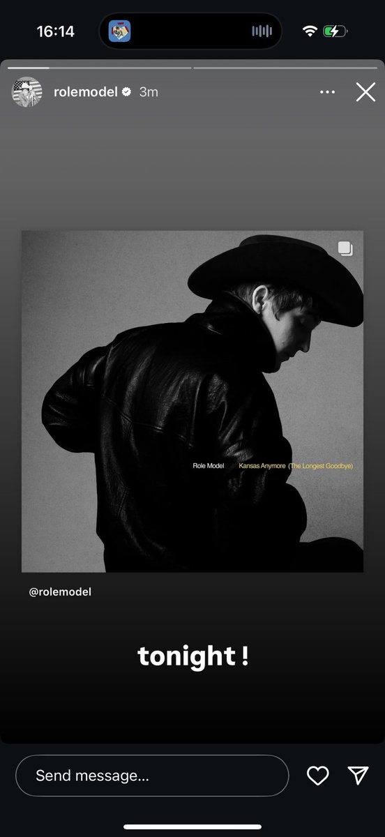 nakedathebowery's tweet image. why isn’t he posting something unserious this feels weird