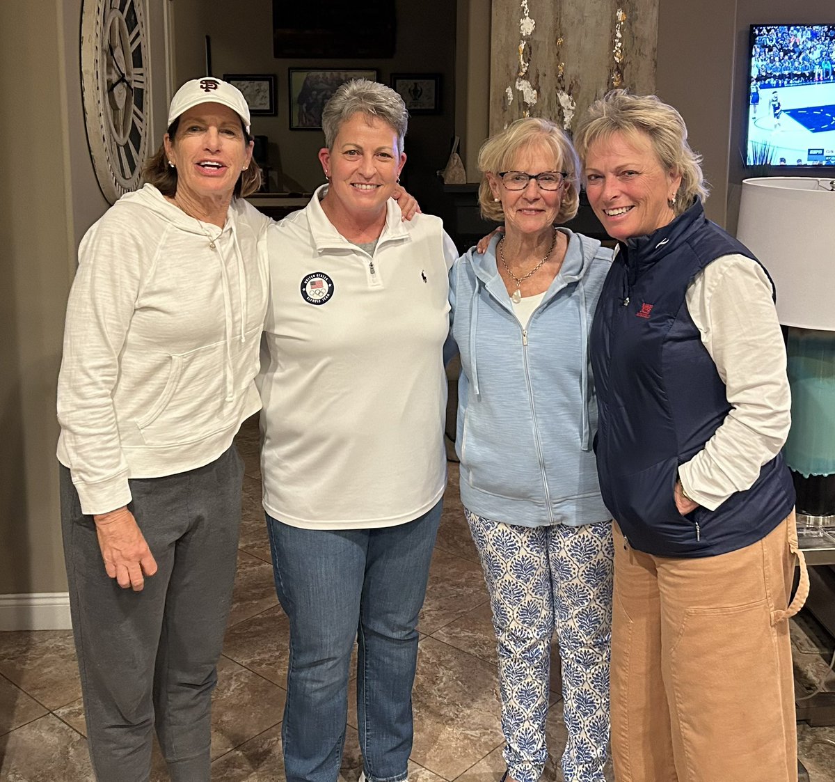 dottie_pepper's tweet image. 79 @LPGA wins and 11 majors all dwarfed by the stories, love and respect. @JuliInkster’s homemade chicken parm gets a trophy, too 😉 What a night!
