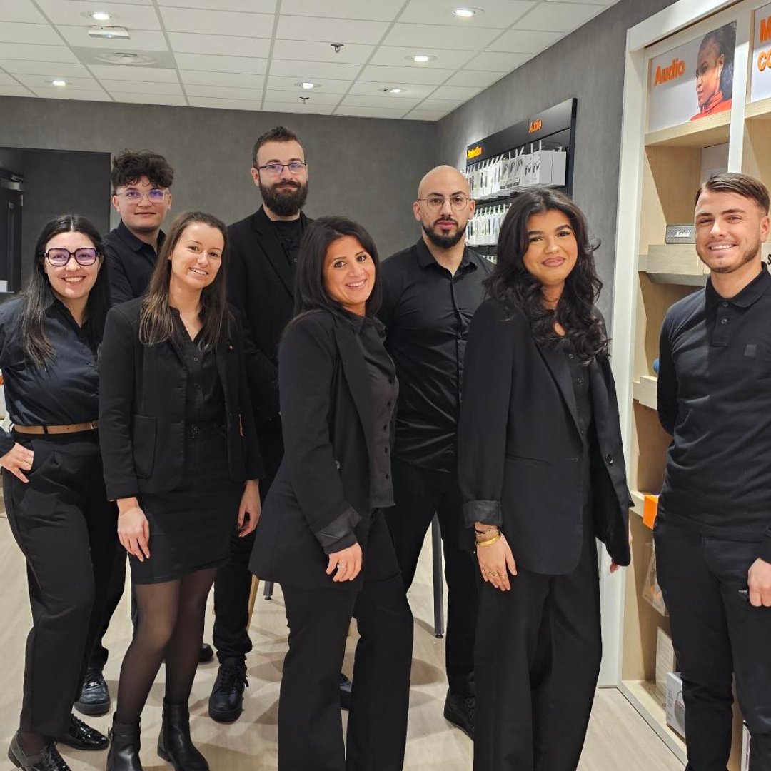 Pour la première de nos deux ouvertures du jour, on met le cap sur Givors. Retrouvez Ophélie et sa formidable équipe au centre commercial Deux Vallées. N'hésitez pas à leur rendre visite ! 🥳

#OrangeStore 
👉 oran.ge/4hSwcAL