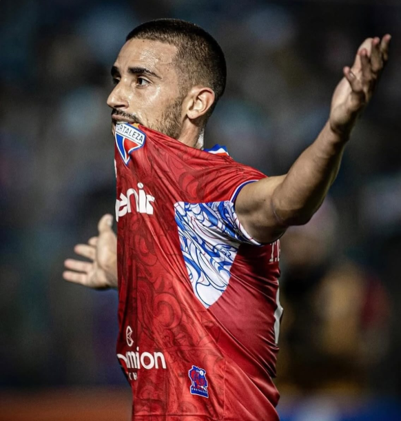 lokos_fc's tweet photo. Thiago Galhardo é o novo reforço do Santa Cruz. O atacante de 35 anos chegará no Recife nesta sexta-feira.
#Mercadodabola #Transferecias #NEWS #Fotball #SantaCruz  #Brazil https://t.co/jUMqxUpONf