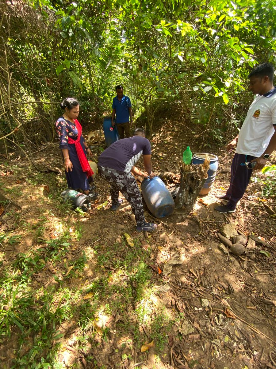 PS_Car_Nicobar's tweet image. 🚨 Crackdown on Illicit Liquor | On 13/02/25, PS Car Nicobar raided Perka Village, destroying 1500L lahan &amp;amp; seizing 7L illicit liquor. Two arrested &amp;amp; later bailed. Police remain vigilant against illegal brewing! 👮‍♂️⚖️ #ExciseRaid #CrimeControl #CarNicobarPolice @SP_Nicobar_ANP