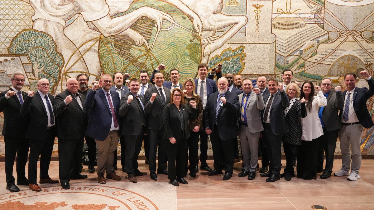 iamunioncanada's tweet photo. Premiers @Dave_Eby, @j_akeeagok, and @WabKinew  along with labour leaders @iamawgvpdavid,  @PresidentCLC  and MPs, attended a roundtable in Washington to discuss tariffs and trade policies.

Full article: https://t.co/i1Cpw1iTuu

#FairTrade #ProtectWorkers #IAMUnion #Canada https://t.co/SE2RTPjsTp