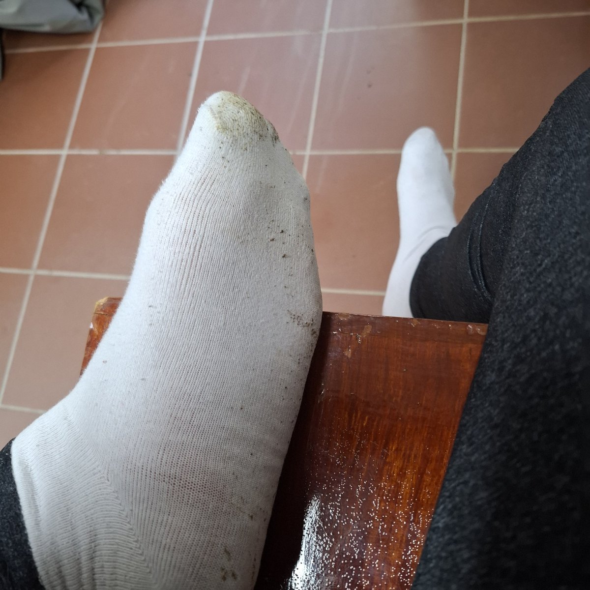 DreamFeet92's tweet photo. After walking all over you...Come clean my feet... #findombaby #findomsklave #FinDom #findom2d #feetworshi̇p #feetِ #feetsole #Feet https://t.co/b8su3VMv0X
