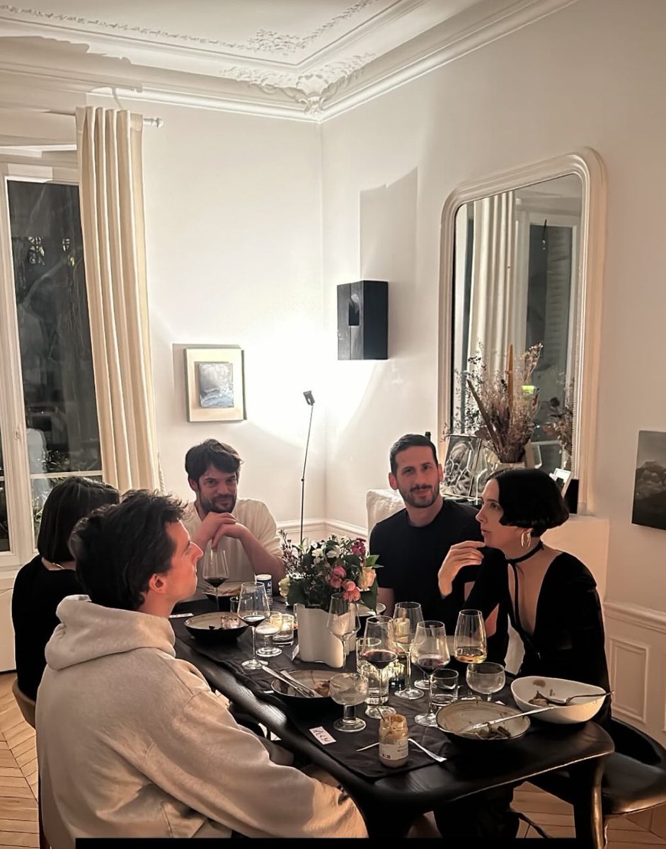 doesn’t get much better (black cat, bronze butterflies, dinner prepared with love, choreographic card interpretations) 

Merci  <a href="/aurecevettier/">aurèce vettier</a> 🖤 <a href="/Andrea_Chiampo/">Andrea Chiampo</a> <a href="/DimitriDeJonghe/">Dimi</a> <a href="/kev_esh/">Kevin Esherick 👖</a> 
not pictured: full moon, fireplace