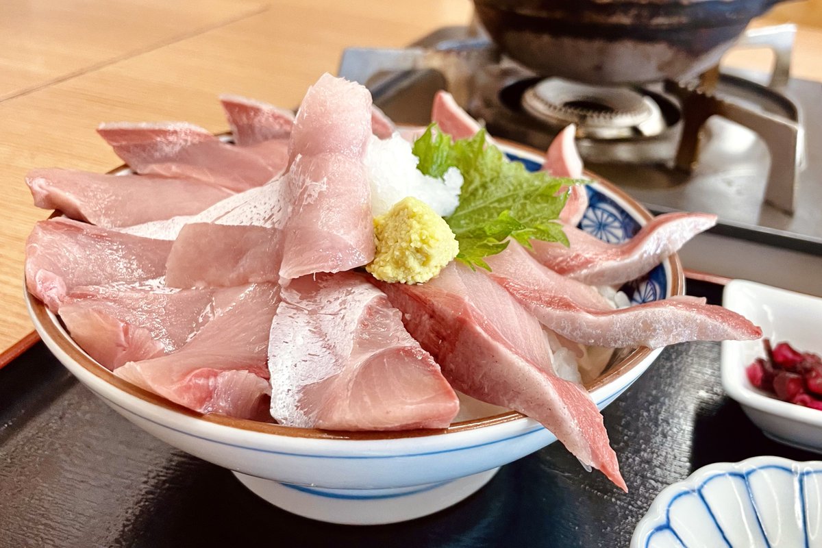 always_rain3's tweet image. 初めましての方が増えてきたので自己紹介を。

初めまして、ゆらしあと申します🌱
このアカウントでは『旅と駅と飯と』を理念に、私の旅の様子や地元徳島での日常を楽しく発信しております。

生まれも育ちも徳島、旅と地元をこよなく愛する生粋の徳島県民です。
今後ともどうぞよろしくお願いします。