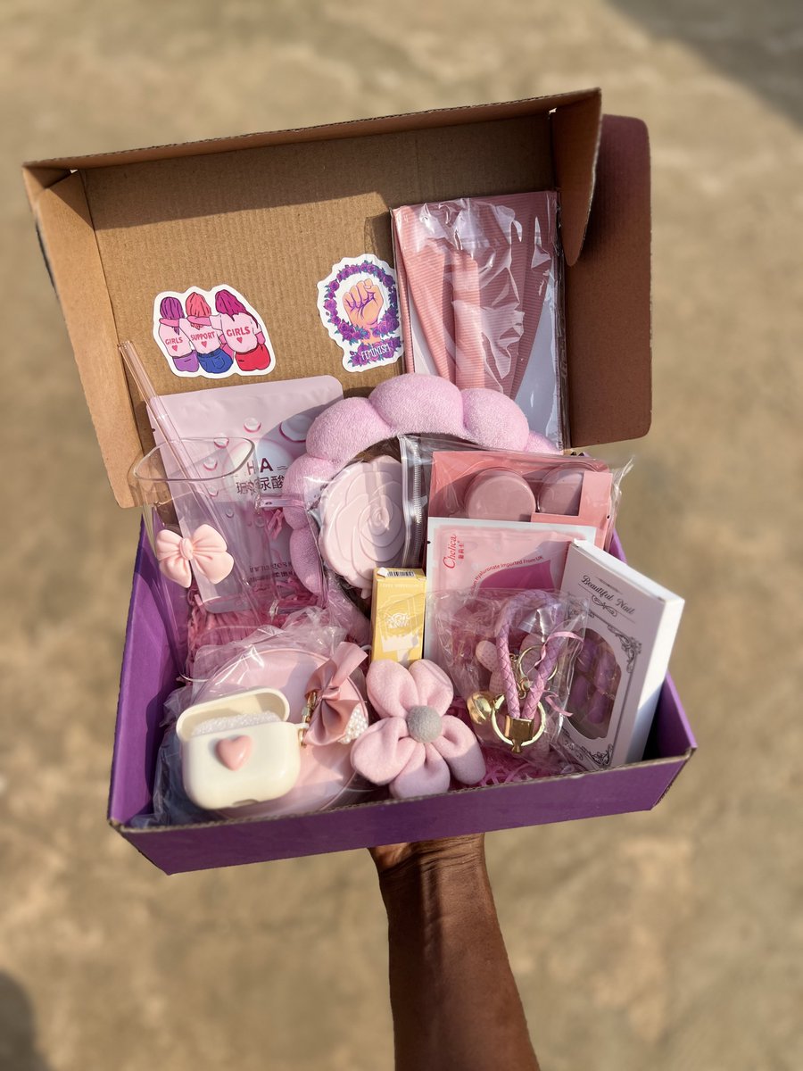 My_Bloom_Chic's tweet image. Delivering this beauty “Valentine chic package “ tomorrow 🎀

We are taking orders for delivery tomorrow for your special someone❤️