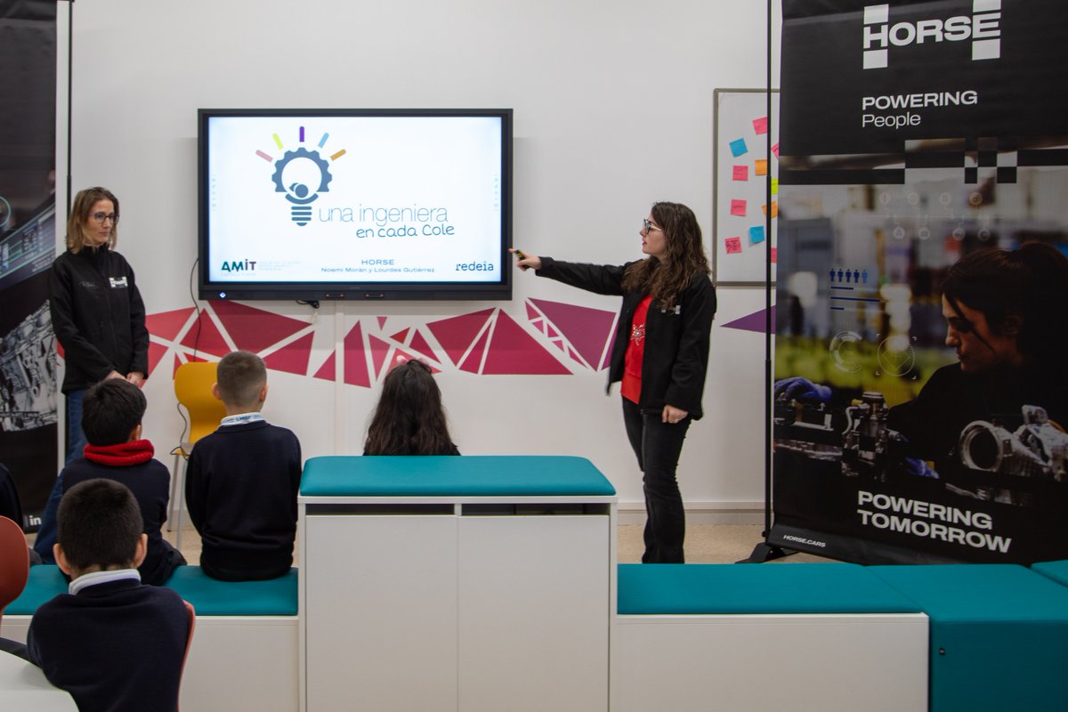 AMITCyL's tweet image. Gracias a HORSE por colaborar con nuestro programa UNA INGENIERA EN CADA COLE el pasado 5 de febrero en el Colegio La Milagrosa y Santa Florentina en Valladolid, fomentando las vocaciones científico tecnológicas entre el alumnado de primaria!!