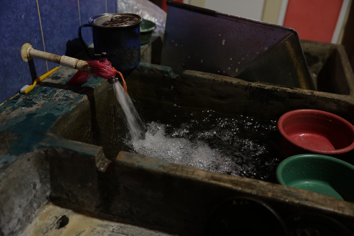 SecretariaSESAN's tweet image. Este es otro ejemplo de cómo se puede incidir en la seguridad alimentaria y nutricional desde el #Siscode y del trabajo en equipo, pues el #Cocode en coordinación con la alcaldía, estará a cargo del mantenimiento y limpieza de los paneles solares para prolongar su vida útil.