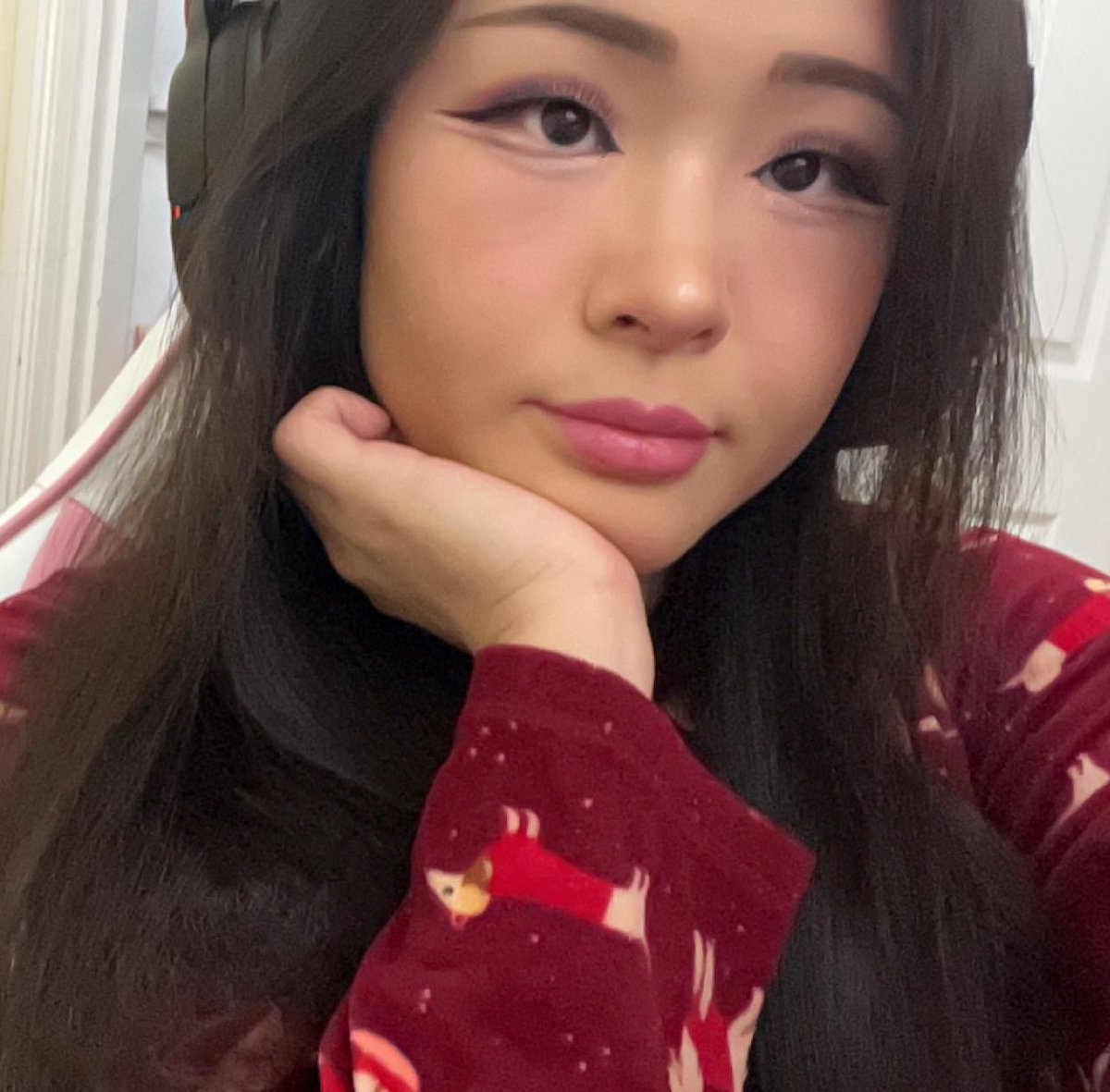 Live on twitch @ hiccup7531
Rank 26 start ~ solo q grind today 
Locked in!!! 
Spamming before lulu nerfs
🦆🦆🦆