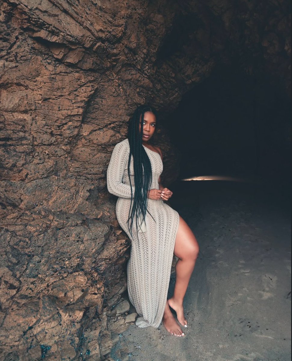 jessiefdukes's tweet photo. Iโve always been a #Rock.โฆ #Grounded #Earth
In #MyCave #Away #Recharging
#Nature #MountainClimber #EarthWoman
More from my Earth Abides photoshoot with:
#Photographer @MFortphoto
#Braids by @CaliTinaHair
#PlayingEmma #EarthAbides on #MgmPlus #EarthAbidesMgm #PrimeVideo #MotherEarth #MotherOfNations
