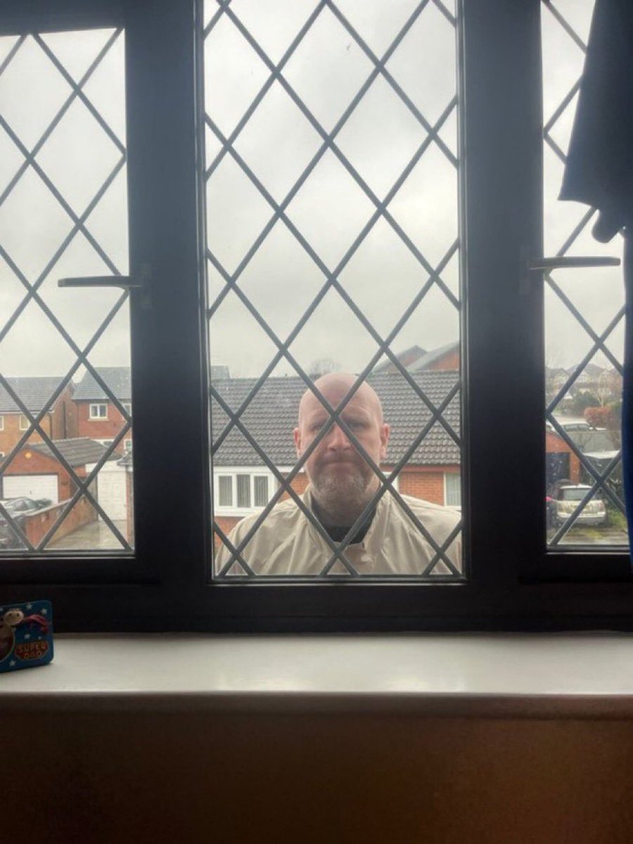 Steve Evans at Malliks window every morning to see if he’s fit for this week.#rufc