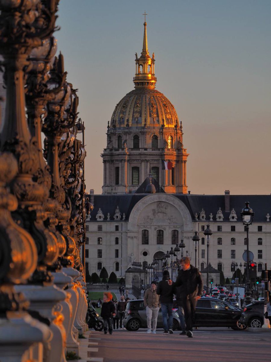 archi_tradition's tweet image. Unapologetic France Enjoyer 🇫🇷 — A thread of picturesque French cities and towns🧵

1. Paris