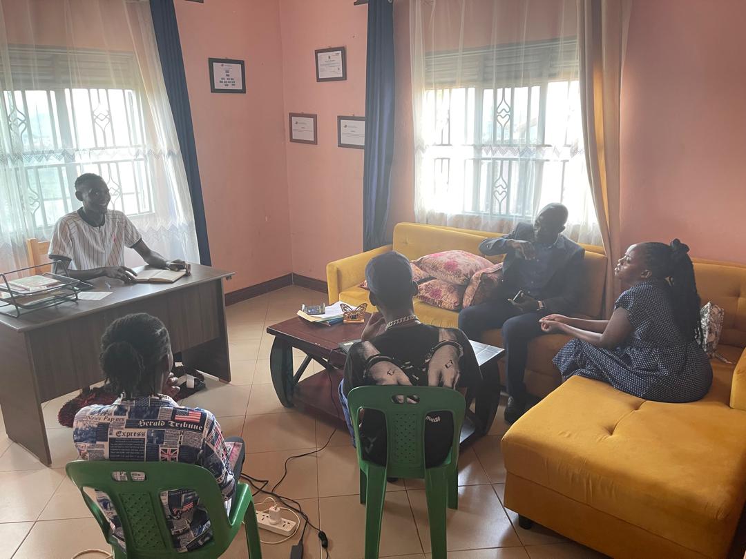 foasterfoundati's tweet photo. Thanks Team from Human Rights And Promotion Forum (HRAPF) for your courtsey visit we appreciate your support and supervision towards our success #HumanRightsForAll
#OneSafeAllSafe 
#FFHC
#HRAPF https://t.co/yMNF31fDcH