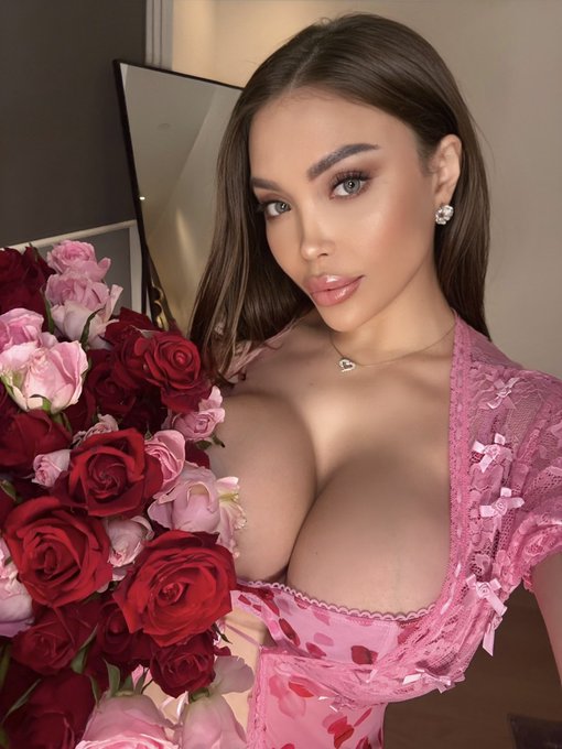 Who’s getting excited for valentines ?? https://t.co/OE4AUQEiZH https://t.co/0zLAxPxjg6
