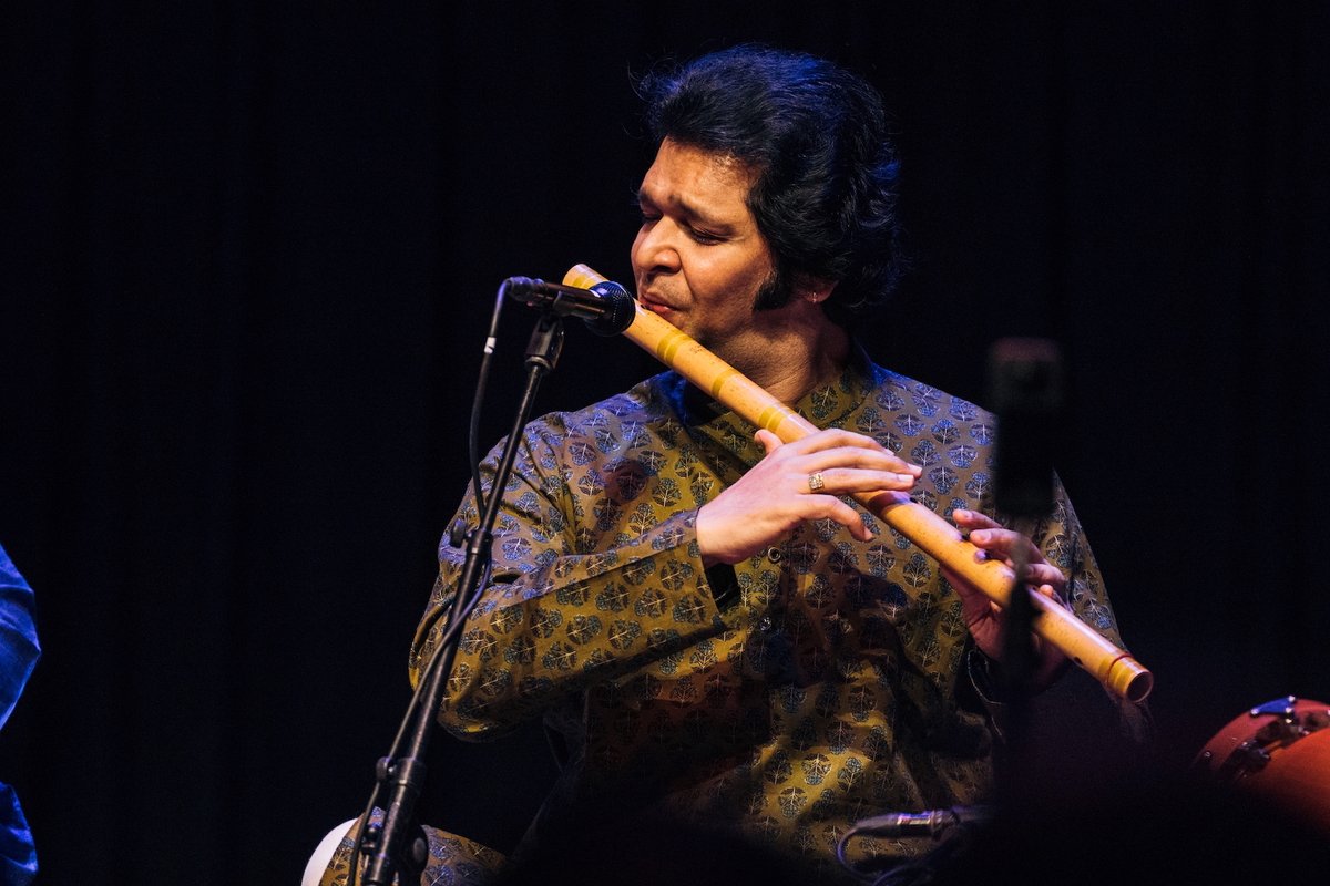 #Music | World-renowned, multi-Grammy winner Rakesh Chaurasia brings his expressive and masterful bansuri playing to Liverpool! 🎶

📅 Sun 16 Mar, 7pm
📍 <a href="/TungAuditorium/">The Tung Auditorium</a> 

Part of <a href="/milapfest/">Milap</a>'s  40th Anniversary season! 🎊bit.ly/41e9vkX