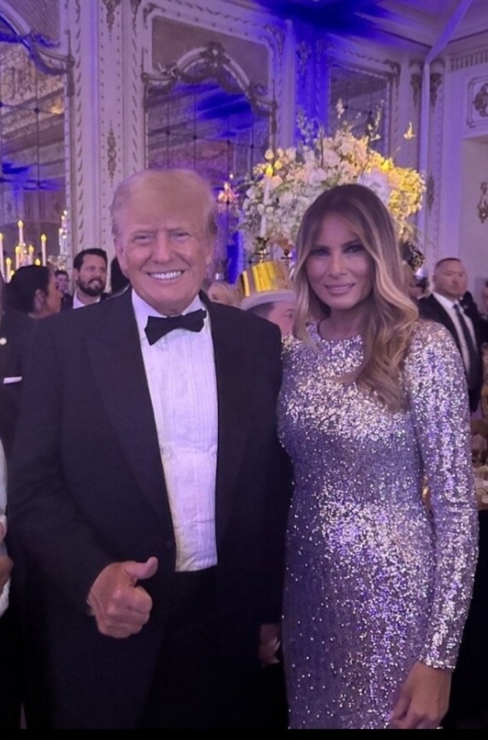 Drop a👍❤ if you Love our first family Melania and Donald Trump!!