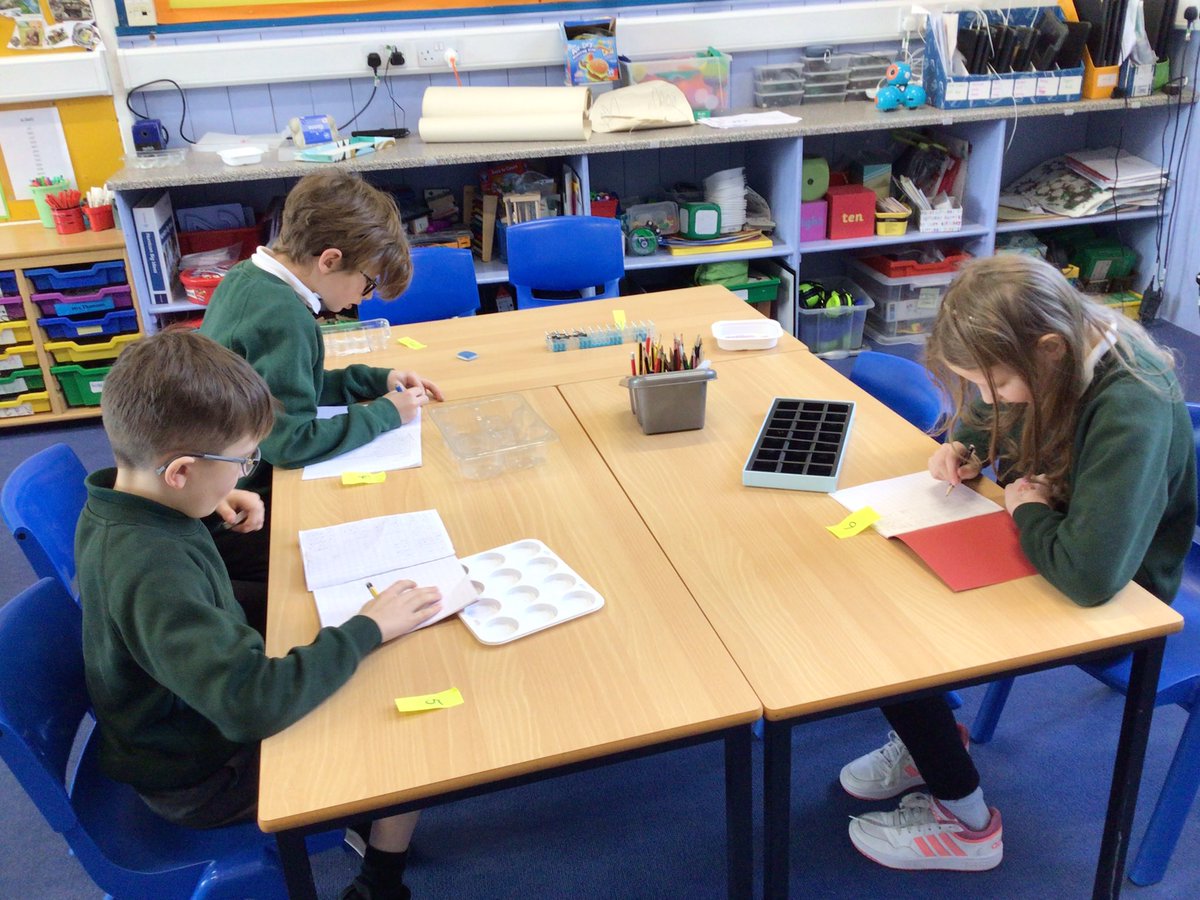 Crathie_School's tweet photo. We are learning about multiplication & division number families. Making & using arrays was a fun way to really see how multiplication & division are connected. The younger pupils enjoyed making the arrays. #STEM #activemaths https://t.co/saDZZAAZoV