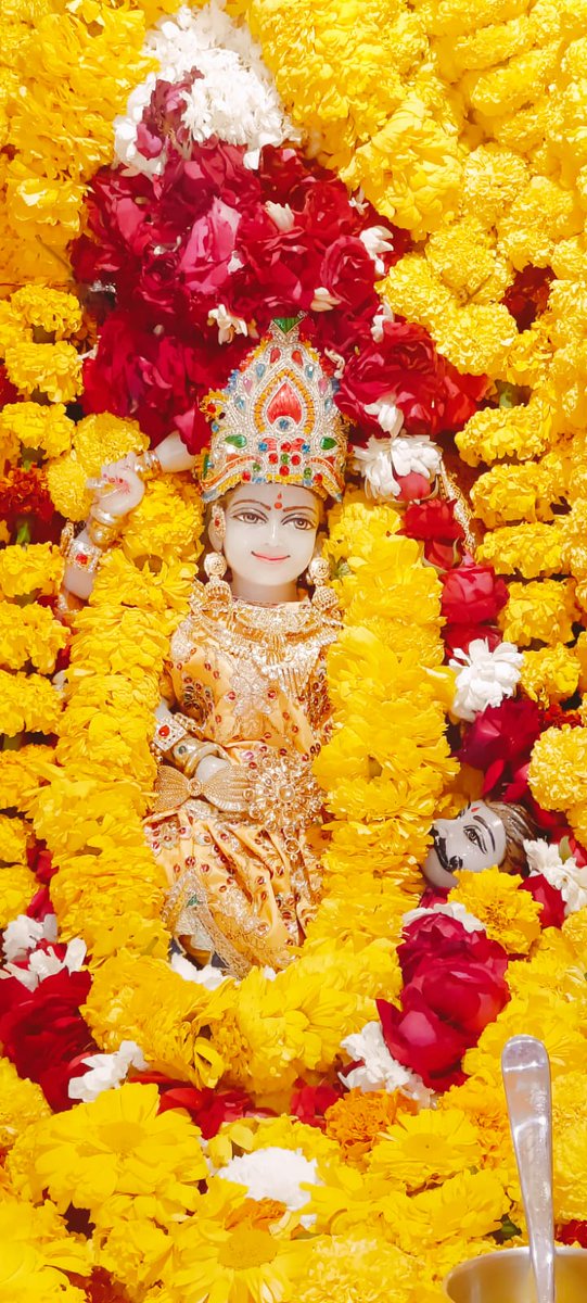 माँ बगलामुखी आप सभी पर अपनी कृपा और आशीर्वाद बनाए रखें। जय माँ बगलामुखी।