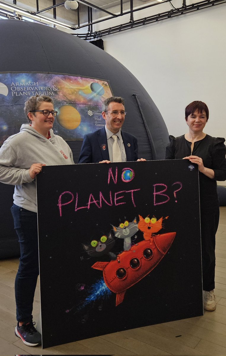 spacequb's tweet image. We had @AndrewMuirNI join us this morning at our No Planet B event - Andrew caught one of our videos in the dome and chatted to the team about our research into health and the environment #NISF25