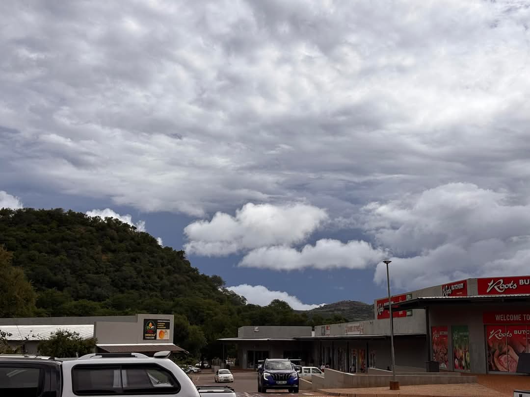 ReenvalSA's tweet image. Kyk daardie blou #weer. Vanaf #Thabazimbi geneem in die rigting van #Northam.
📷Franco Loots