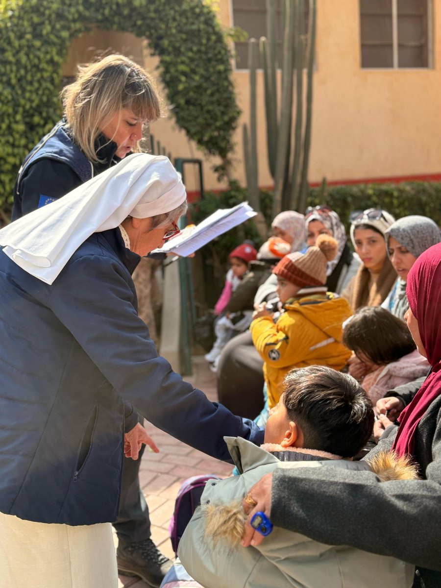 DPCgov's tweet image. Ultimi preparativi prima della partenza dal Cairo del volo che in queste ore sta portando in Italia 14 bambini di Gaza bisognosi di cure nei nostri ospedali. In poco tempo, grazie alla collaborazione di tanti, è stato possibile realizzare questa missione👉bit.ly/missioneMedEvac