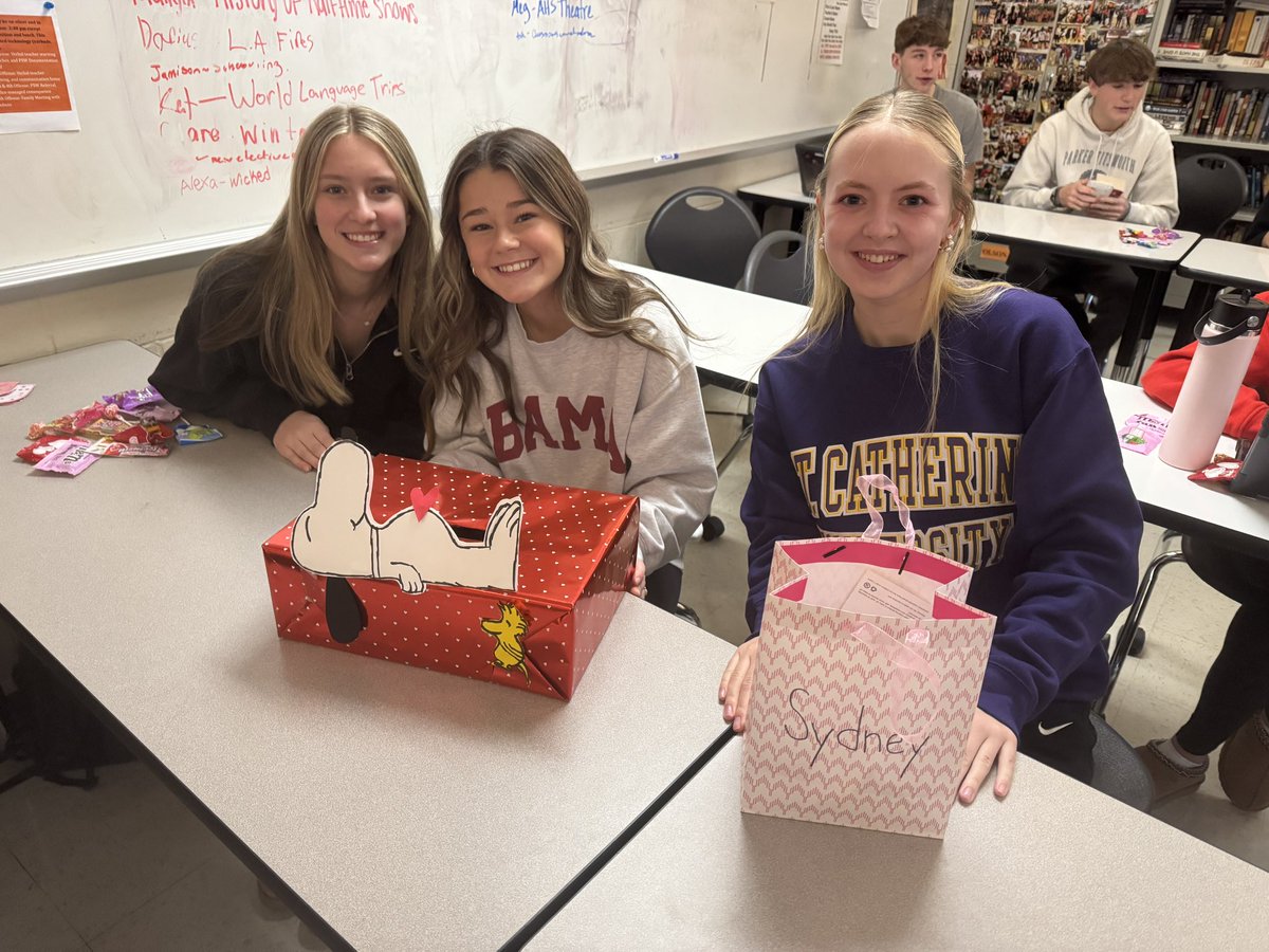 CoachOlson11's tweet image. Our @RaptorReporters celebrated Valentine’s Day first period! Such a thoughtful and fun group!!