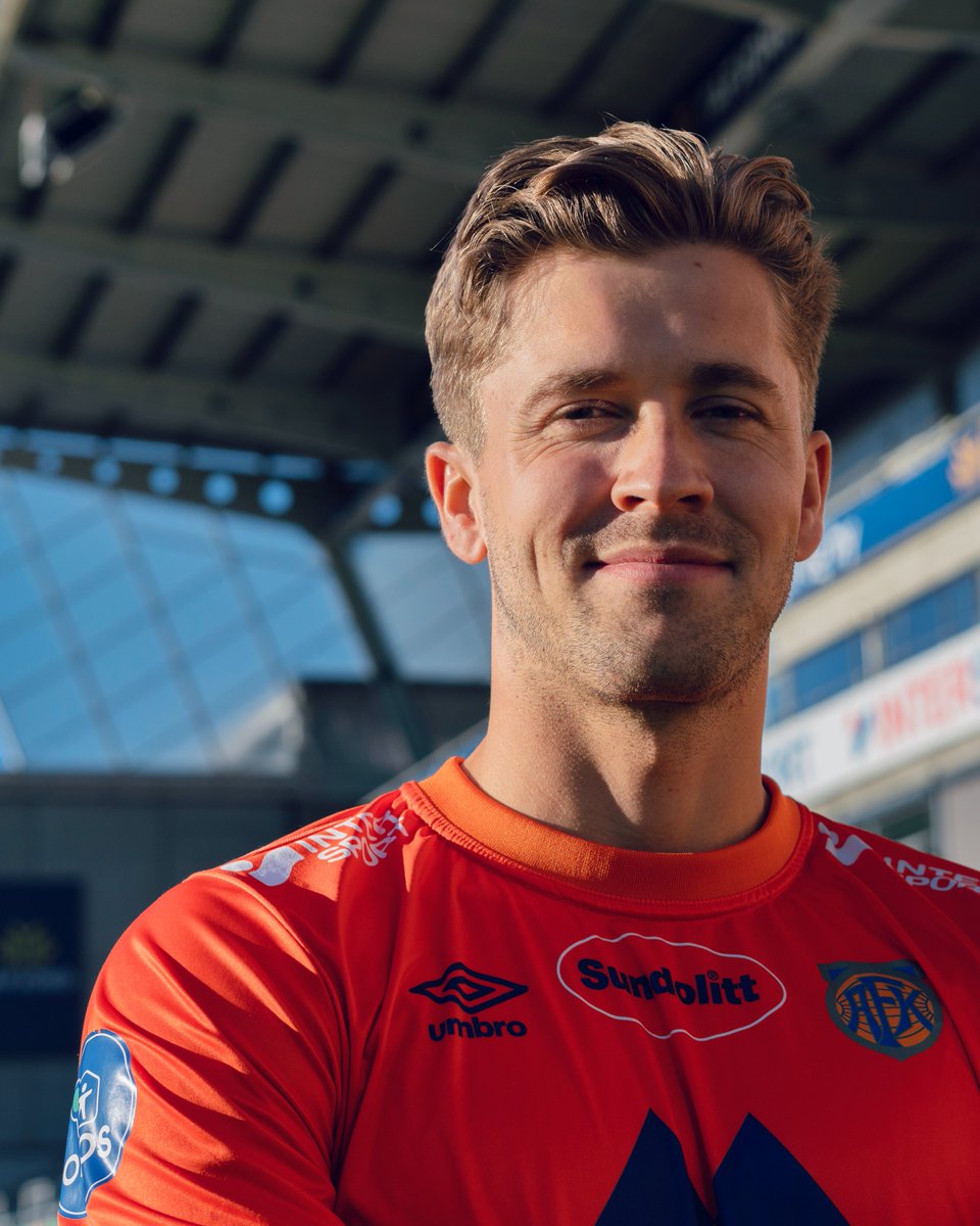 Midtstopper Philip Aukland er klar for AaFK! 🧡

- Det er et skikkelig potensiale i dette laget og jeg har stor tro på prosjektet til Kjetil og Geir. Vi kan oppnå store ting sammen, og jeg gleder meg til å bidra, forteller Aukland.

Velkommen Philip! 🥰