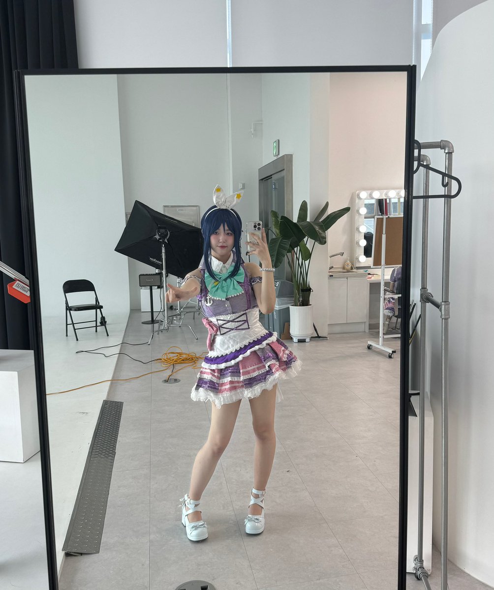 <a href="/Eroha_cos/">이로하</a>

키미코코 카난

맨날 마키만 보다가 전혀 반대인 파란머리 보니 신선함

실제로 처음 만난거라 각인됨

저 머리띠 토끼 같아서 귀여움

러브라이버 국룰 L 손 귀여움

바디 프로포션이랑 사진 각도가 나이스함

옛날에 허구원날 보던 어떤 카난보다 훨 귀여움ㅋㅋ