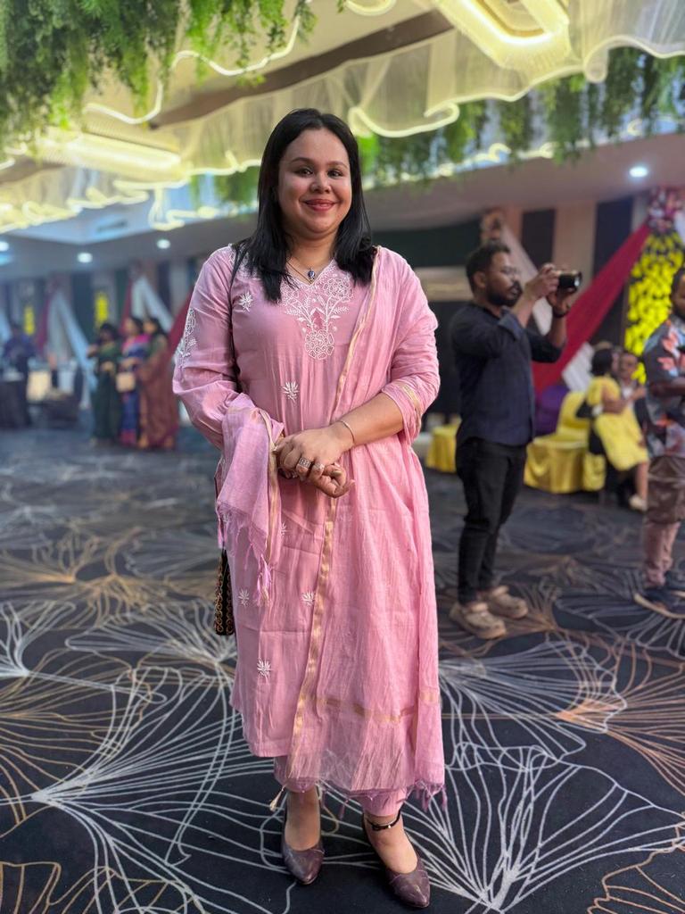 aishwar26895405's tweet photo. How I plan on going with the ethnic dress . Life of an Indian girl is exciting in such occasions.
#ethnic #indianday #lovelive https://t.co/tld5TB5Tc7