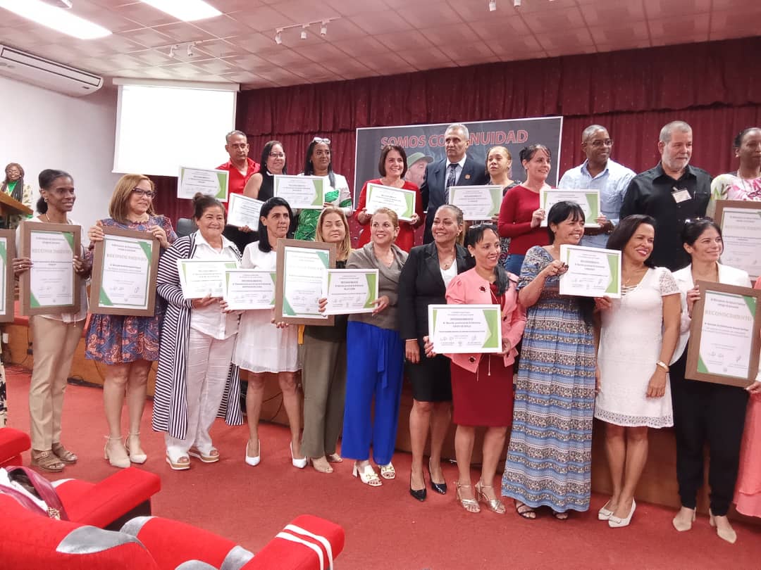 YusnerkiP17090's tweet photo. Se realiza Balance anual de enfermería dónde se reconoce los resultados alcanzados en la actividad realizada en nuestra provincia de Matanzas en 2024.
#EnfermeriaCubanaVaPorMas. https://t.co/cj6tQnb8of