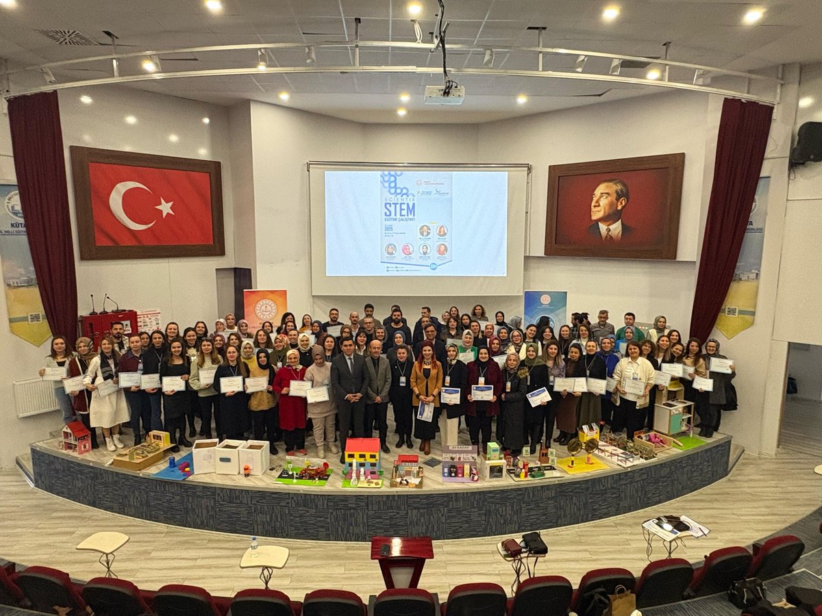 Kütahya Scientix STEM Eğitimi Çalıştayı, 10-13 Şubat 2025, çalıştay katılım belgelerinin dağıtımı ve kapanış töreniyle tamamlandı.