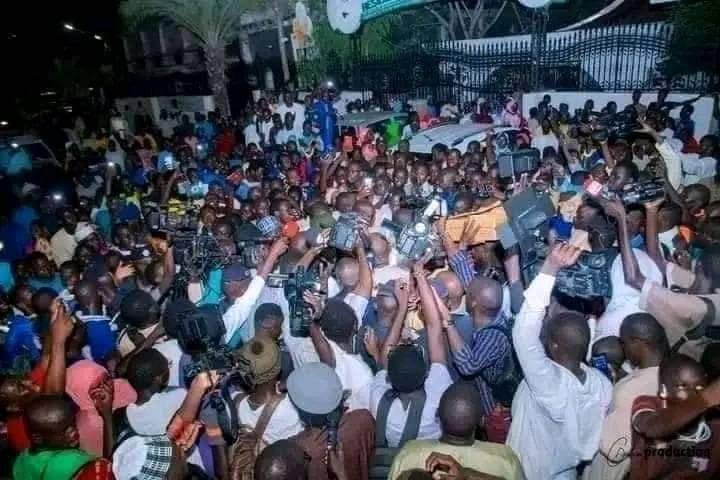 abbkar_ai's tweet image. This is how Senegalese celebrate their daughter who took the first position in the International Qur&apos;ān Recitation Competition.