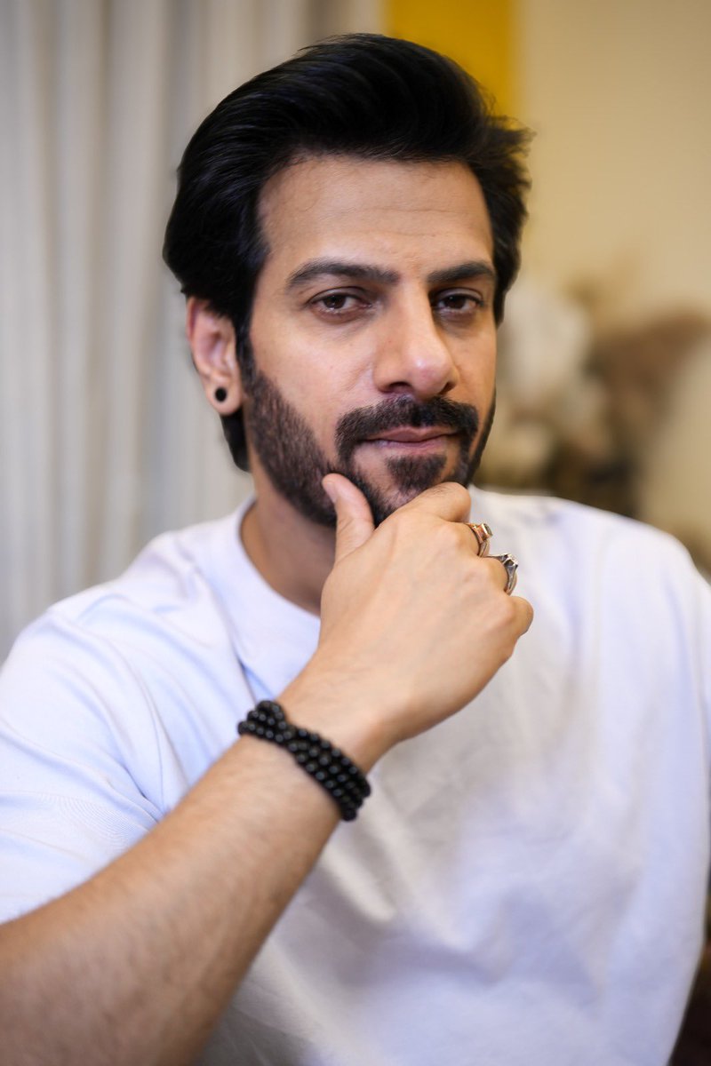 KaranVeerMehra's tweet photo. #happyvalentine2025 #philipsindia @Philips Valentine’s Day https://t.co/p7yth9RINH