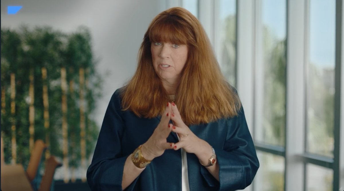 lizkmiller's tweet image. HEY WE KNOW HER! WE KNOW HER!!!! @MNorthRizza bringing the #data heat like a BOSS! Well delivered Mickey! @SAP #BusinessUnleashed