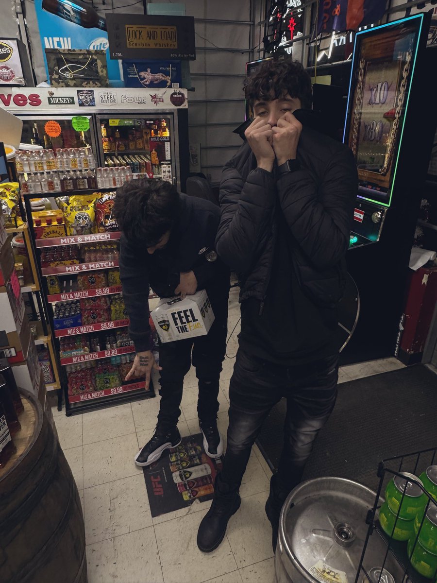 Snickers233's tweet image. 