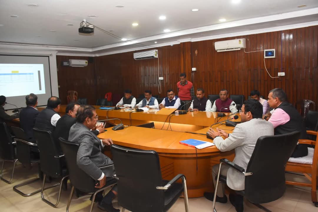Attended the DLMC Meeting on Orunodoi 3.0 at the DC’s conference hall, Cachar, to set targets for the scheme. Joined by DC Shri Mridul Yadav, IAS, Hon’ble MLAs, and officials for a focused discussion on its implementation.
<a href="/himantabiswa/">Himanta Biswa Sarma</a>