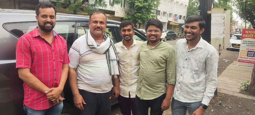 GDighikar's tweet photo. प्रदेशाध्यक्ष म्हणुन आपली नियुक्ति महाराष्ट्र राज्याला वरदान ठरेल युवकांच्या मनातील भावना तसेच कुठलेही मोठेपणा भाव न आणणारा साधा माणुस म्हणजे श्री हर्षवर्धन जी सपकाळ साहेब कधी पण भेट झाली की हक्काने खुशहाली विचारणारे आपुलकीचे माणूस.... अभिनंदन दादा 💐💐💐💐💐💐💐💐
@harshsapkal https://t.co/XTCMdHuhI5